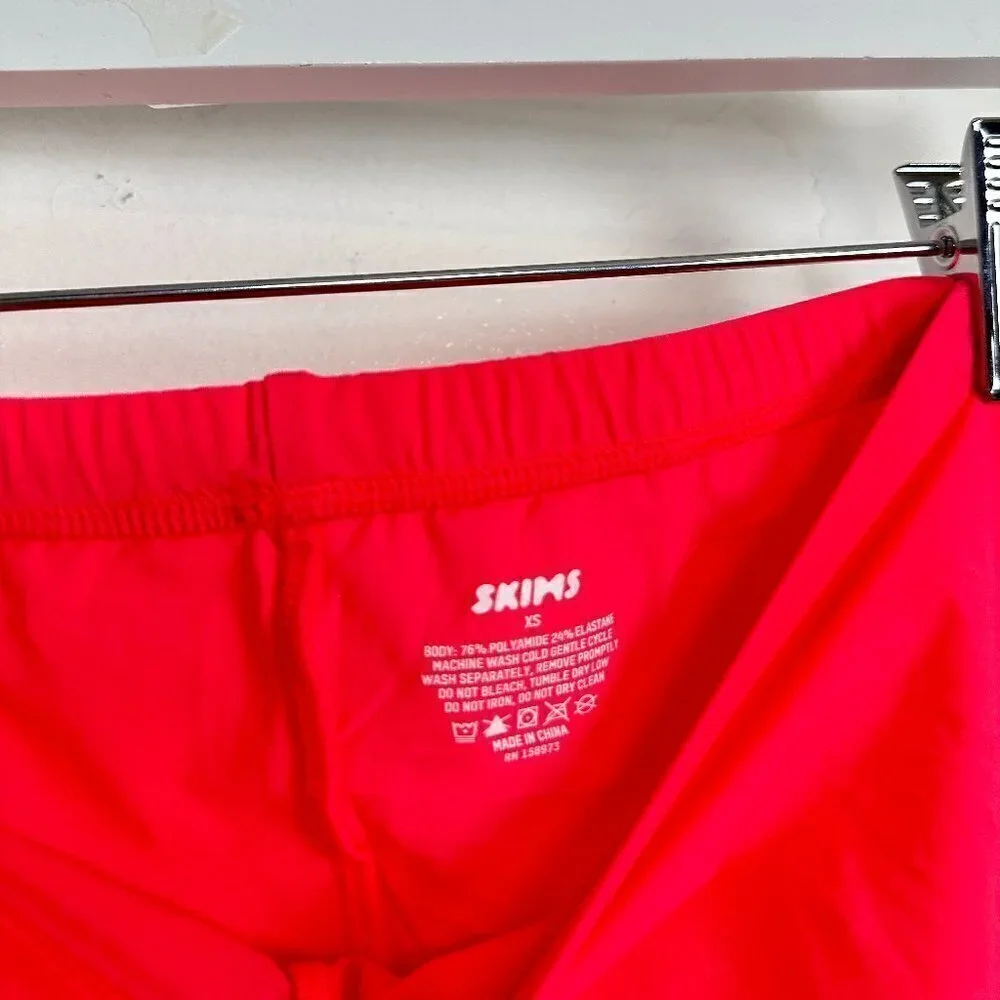 SKIMS Fits Everybody Bike Short in Ultra Pink Size X-Small